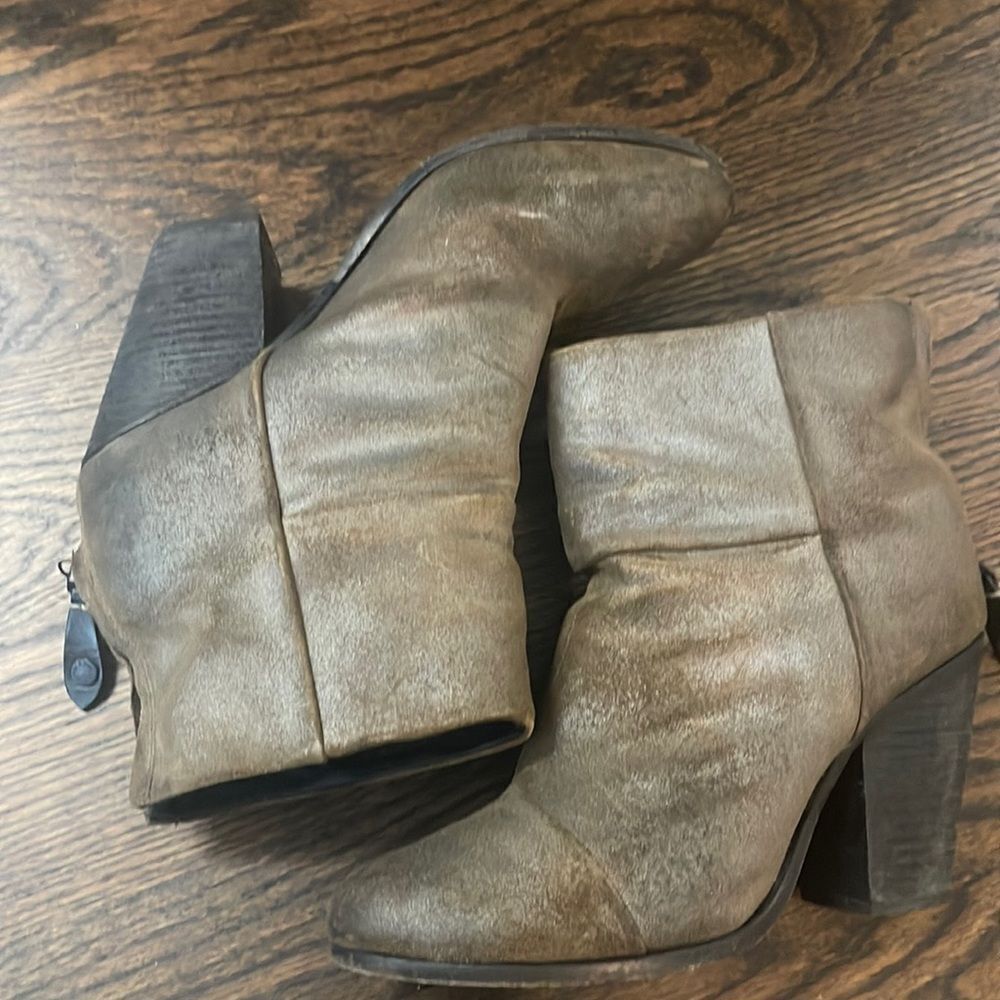 Rag & Bone 39, BROWN METALIC NEWBERY BOOTS. Worn in and cool!